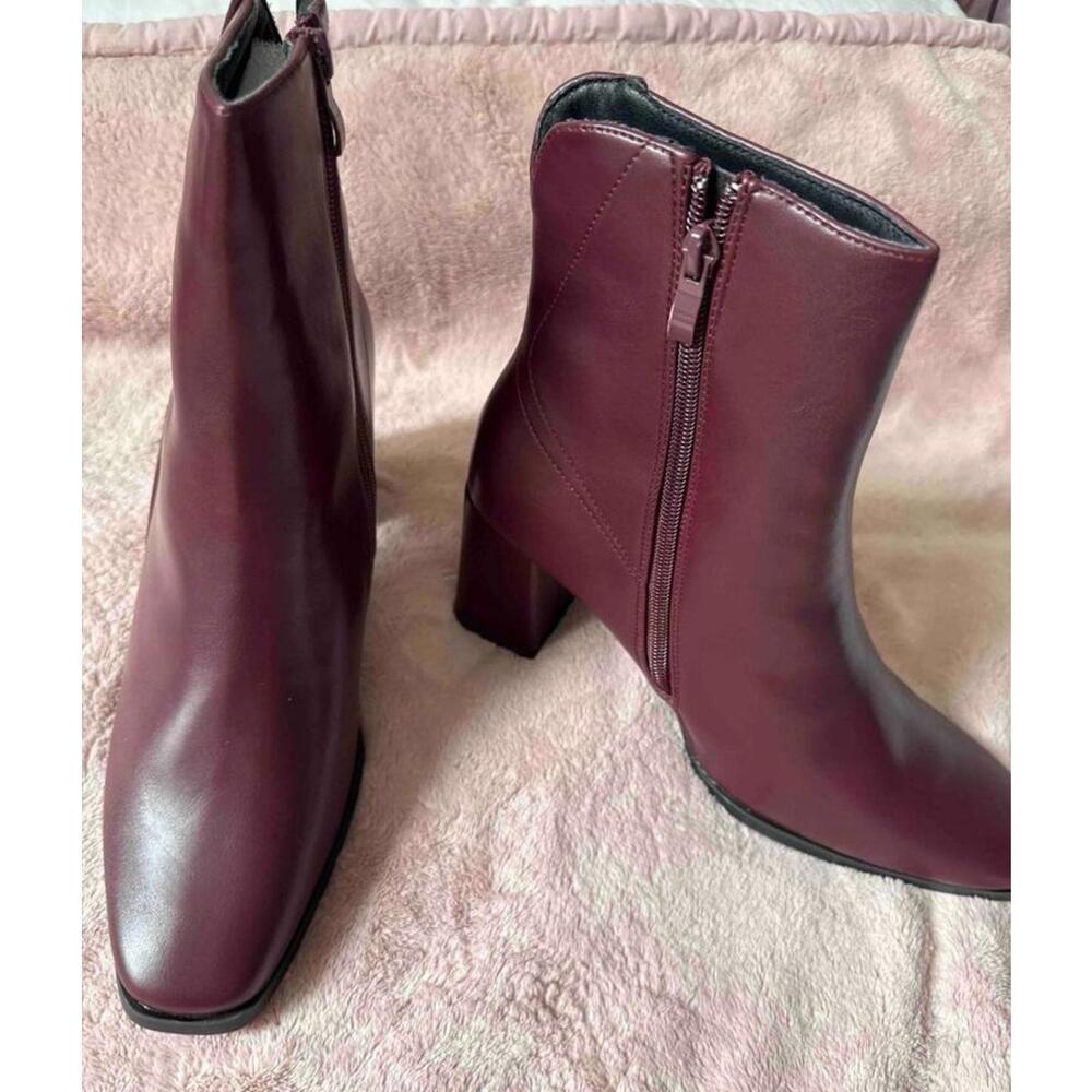 Burgundy boots - Picture 3 of 3